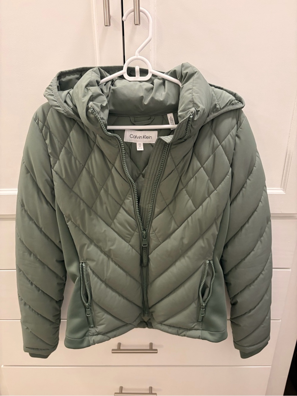Calvin Klein Hooded Quilted Puffer Jacket in Sage Green